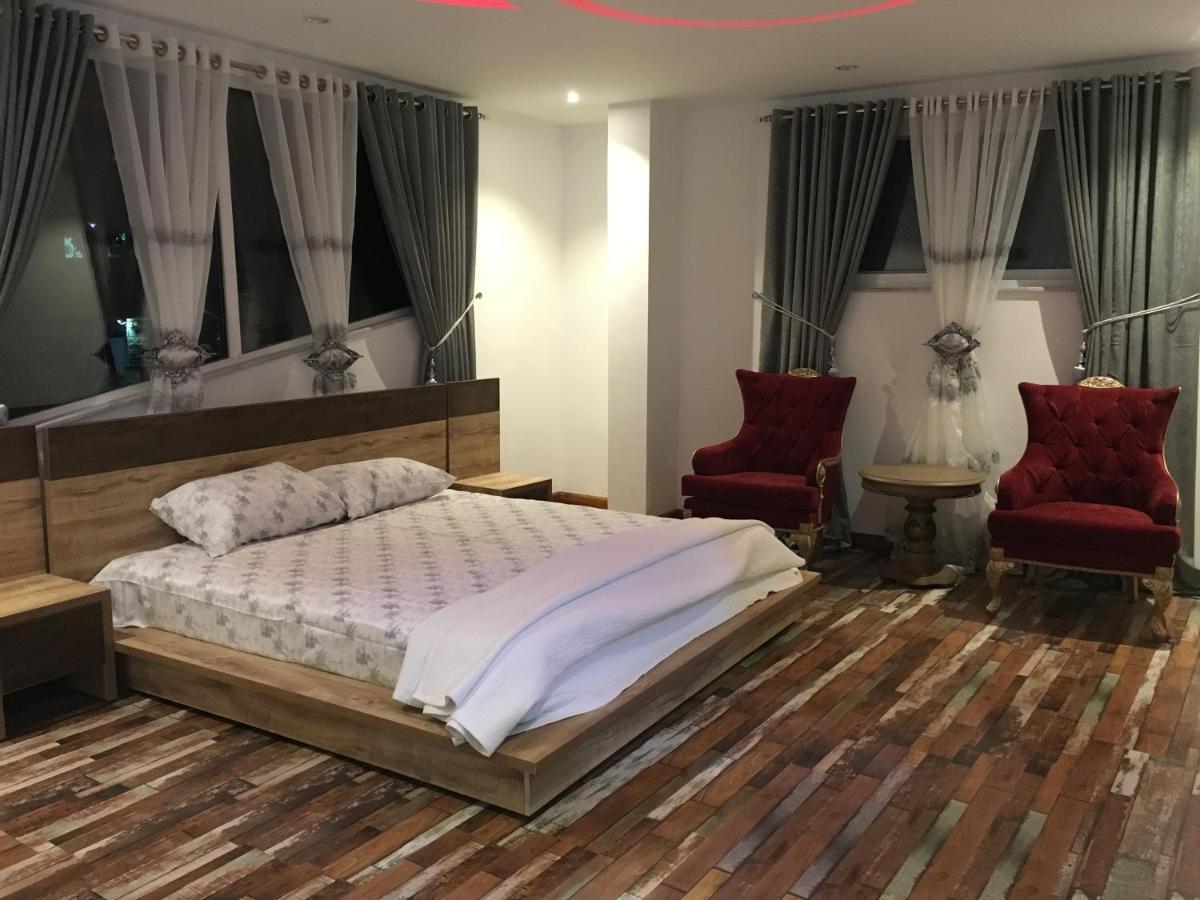 Aloche Apartments Murree Buitenkant foto